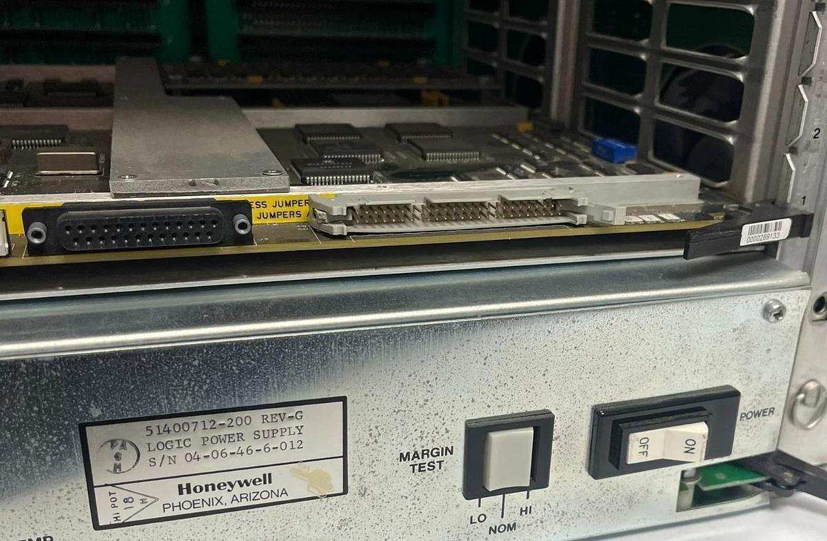 Used HONEYWELL 51196736-100-RP 10-Slot Chassis Assy w/ PSU, Fan, Processor & Adapter