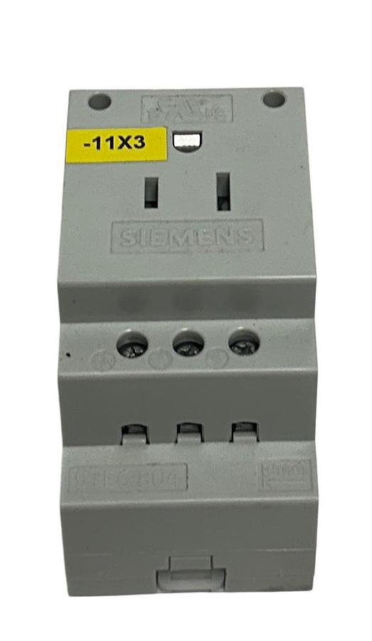 Used SIEMENS 5TE6804 OEM SOCKET OUTLET 15A 125VAC SenSchuko SOCKET USNP