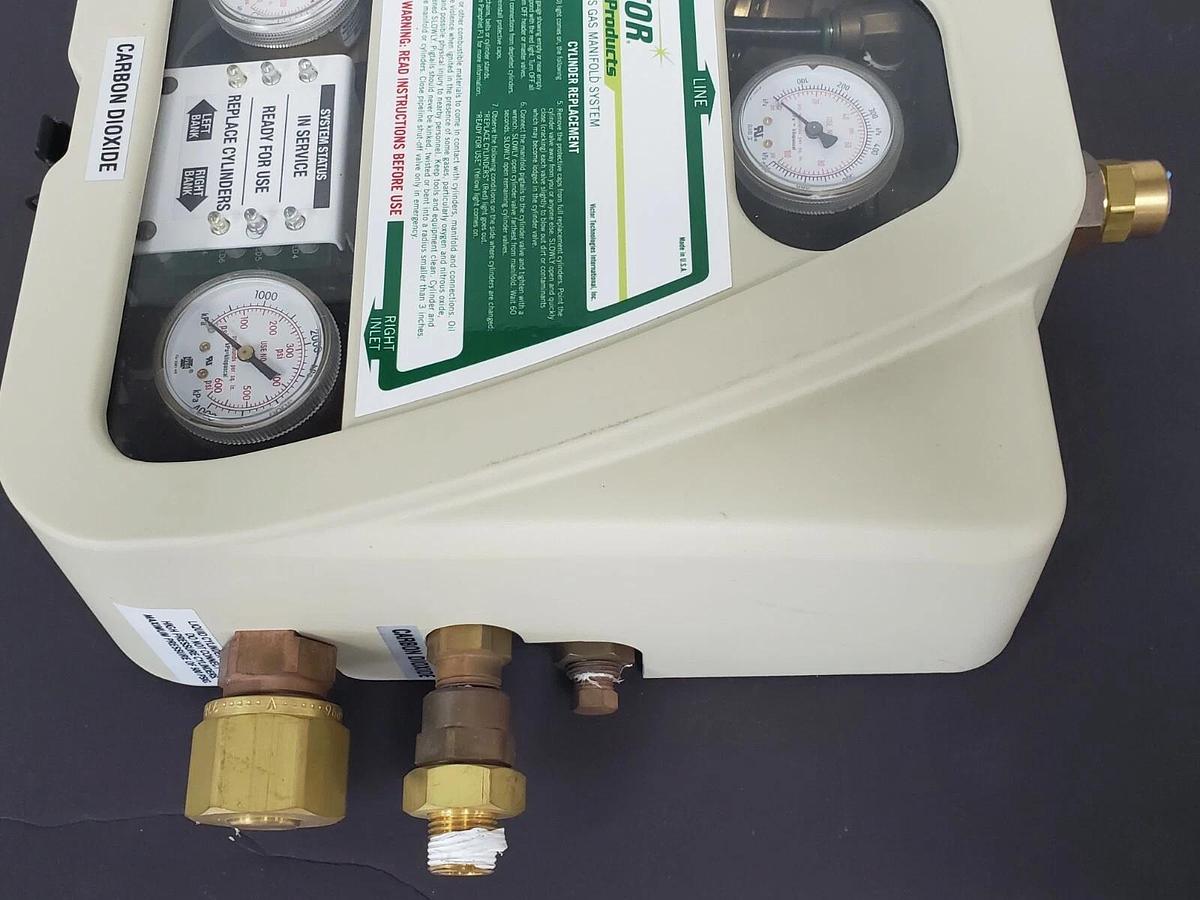 Used VICTOR MEDICAL PRODUCTS VM1100 NITROGEN OXIDE / CARBON DIOXIDE GAS MANIFOLD