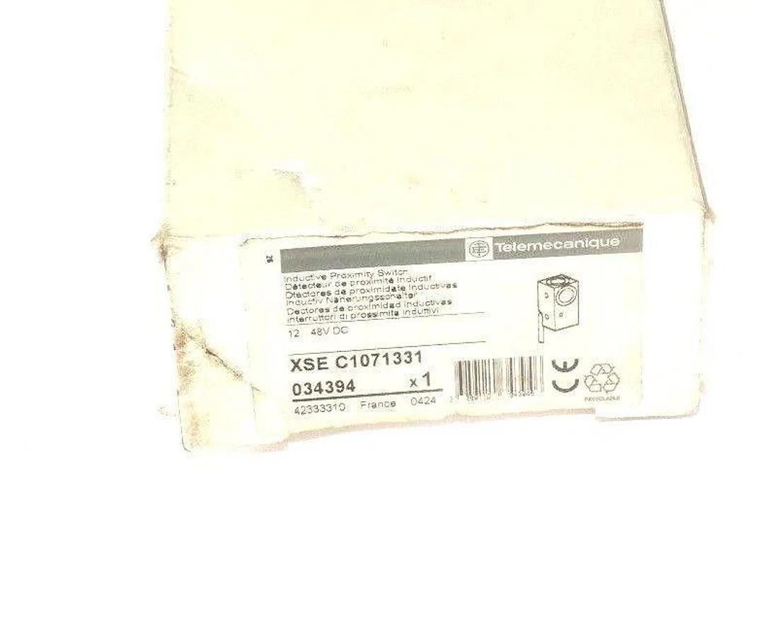 Used NIB TELEMECANIQUE XSE C1071331 INDUCTIVE PROXIMITY SENSOR