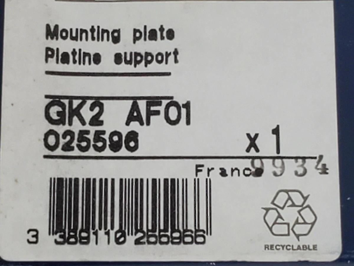 Used LOT OF 3 NIB TELEMECANIQUE GK2AF01 MOUNTING PLATES 025596