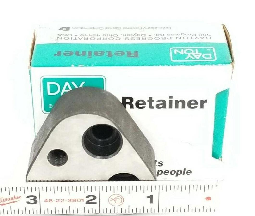 Used NIB DAYTON TRUE LOCATION ART 16 RETAINER ART16