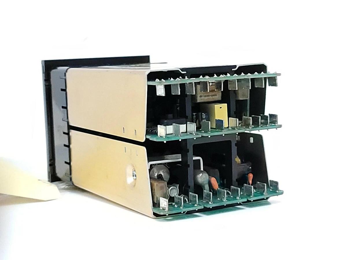 Used EUROTHERM 810 029J TEMPERATURE CONTROLLER DIGITAL DISPLAY 0-600F DEG. TYPE J