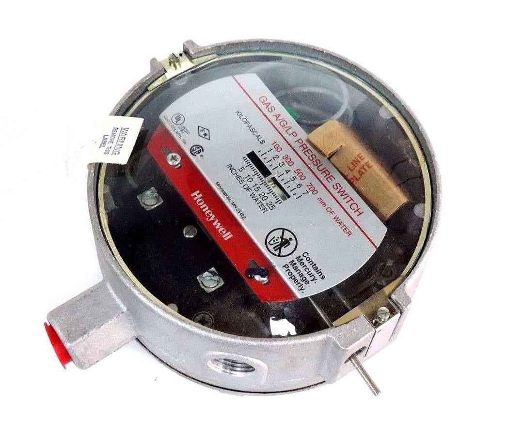 Used NIB HONEYWELL C437D 1005 GAS/AIR PRESSURE SWITCH 1-26'', C437D1005