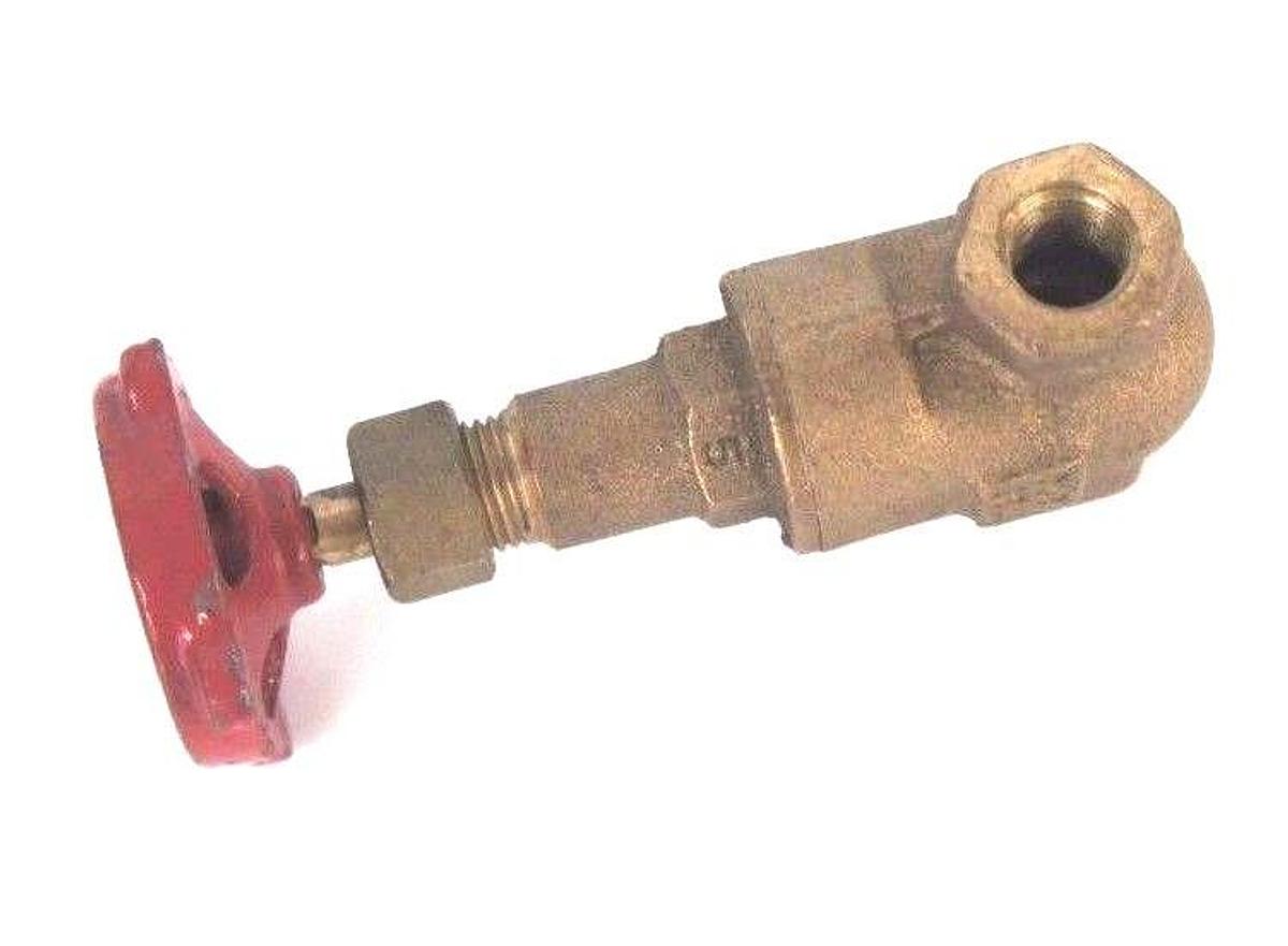 Used LOT OF 8 NEW MILWAUKEE FIG. 148 GATE VALVES 1/4" NPT, 125 S.W.P. 200 W.O.G.