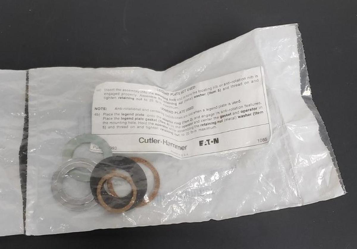 LOT OF 2 NEW EATON CUTLER-HAMMER E22ARK ADAPTOR KITS SER. A1