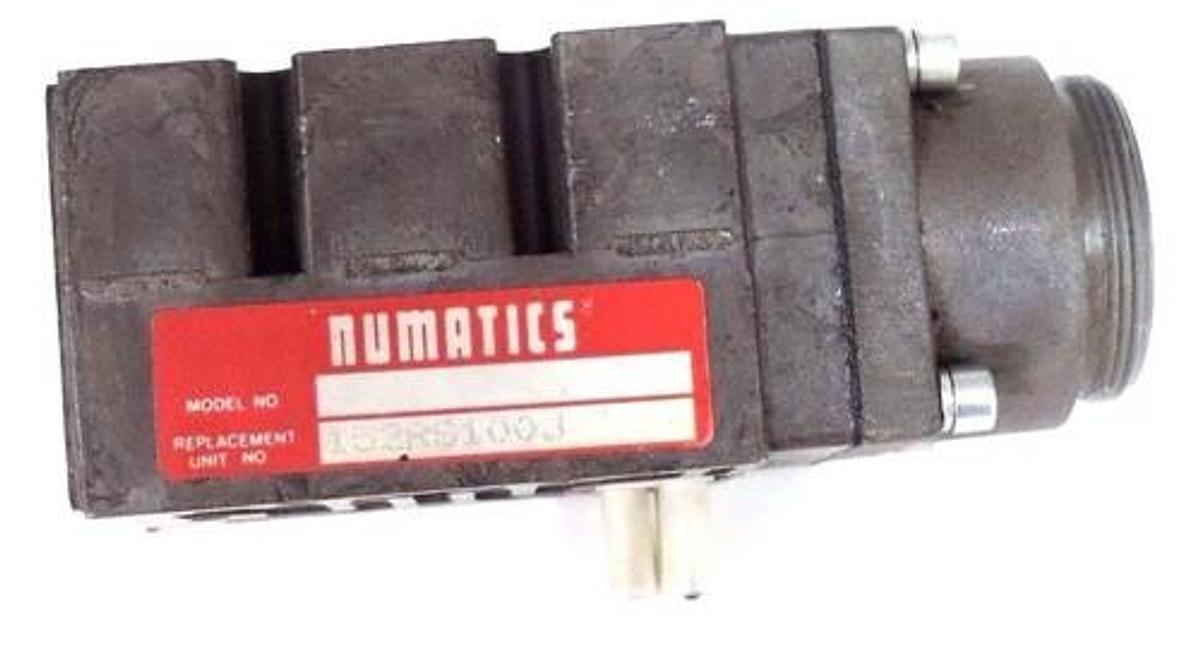 Used LOT OF 2 NUMATICS 152RS100J PRESSURE REGULATOR VALVES