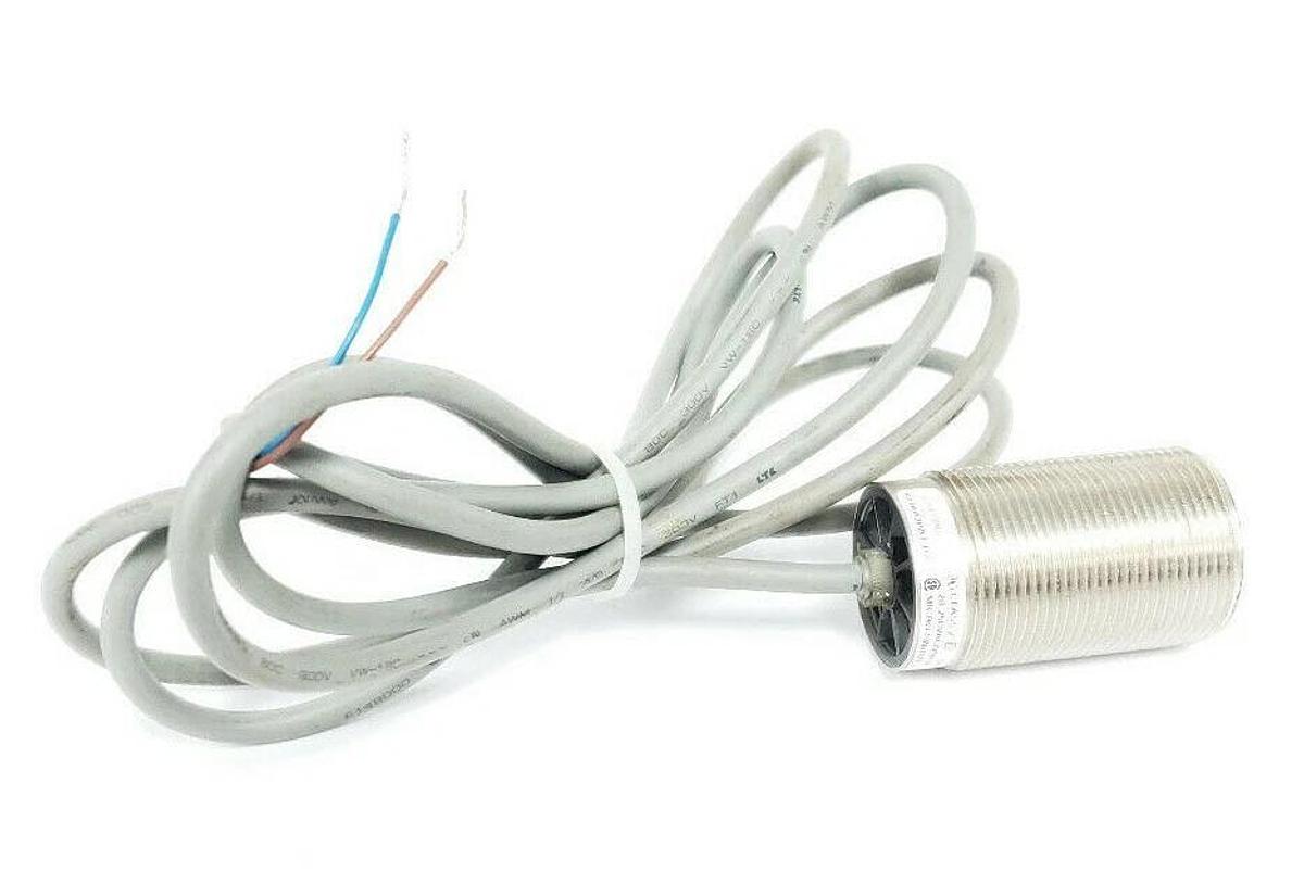 Used HONEYWELL 993AA30AT-B2 PROXIMITY SWITCH INDUCTIVE 10MM RANGE, 993AA30ATB2