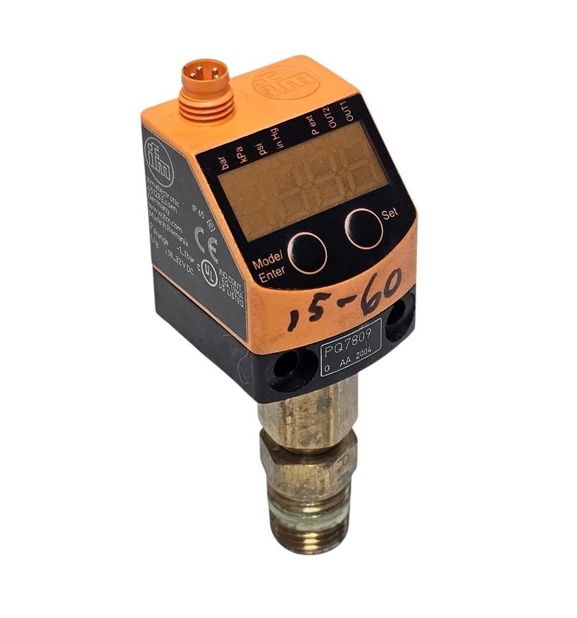Used IFM PQ7809 PRESSURE SENSOR 18 TO 32V DC 4-DIGIT DISPLAY