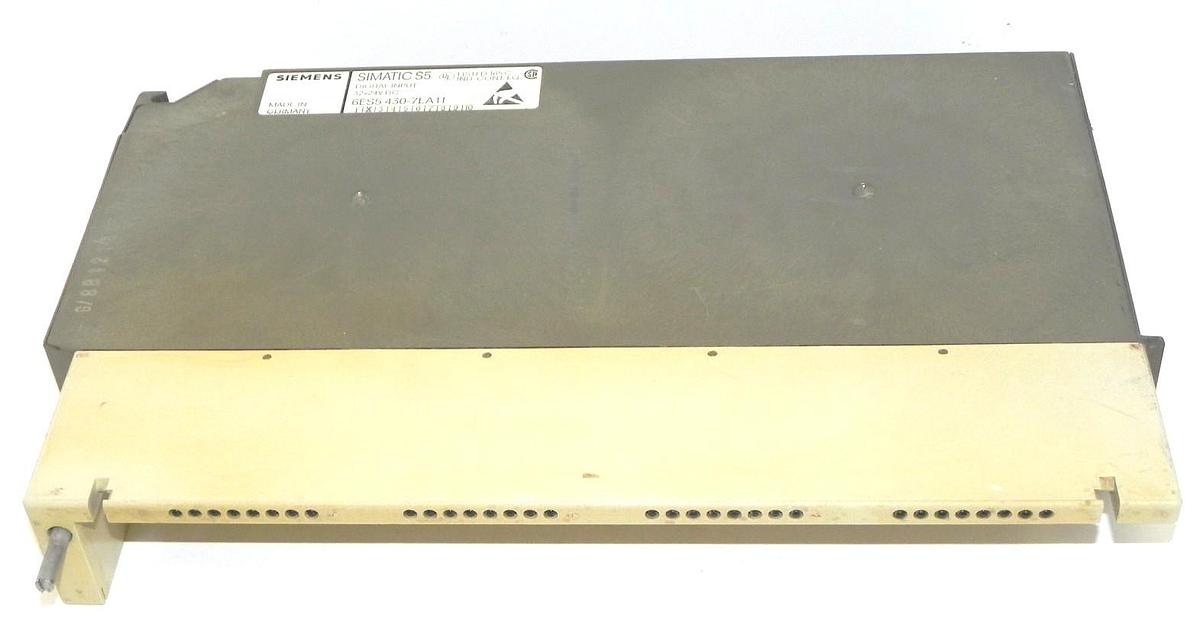 Used SIEMENS 6ES54307LA11 INPUT MODULE 6ES5-430-7LA11 DIGITAL 32X24V DC
