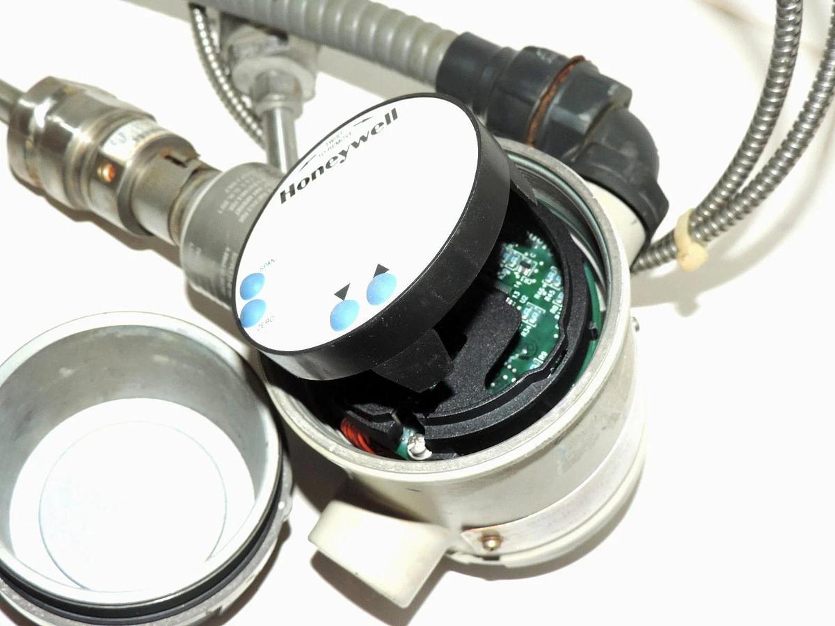 Used HONEYWELL ST3000 S900 R300 PRESSURE TRANSMITTER WITH CAPILLARY CABLE AND SEAL