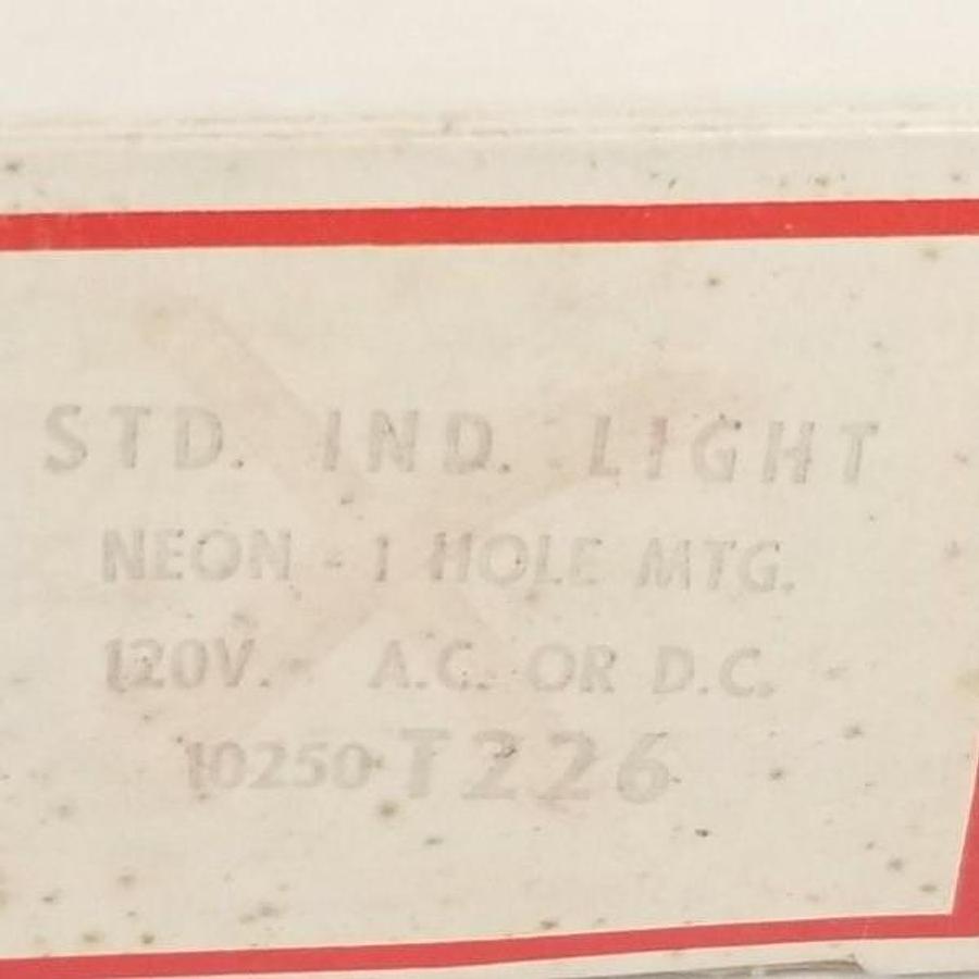 Used NEW CUTLER-HAMMER 10250T226 INDICATOR LIGHT, 120V