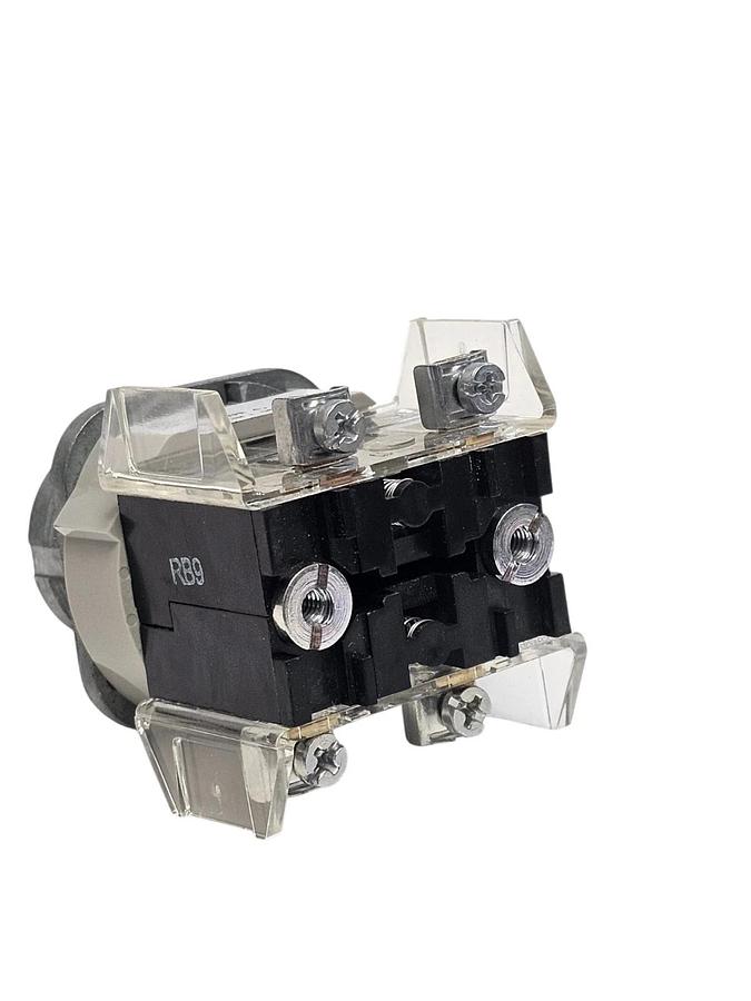 NEW ALLEN BRADLEY 800T-H5D1 SELECTOR SWITCH BODY 800TH5D1 W/OUT KNOB NSNP