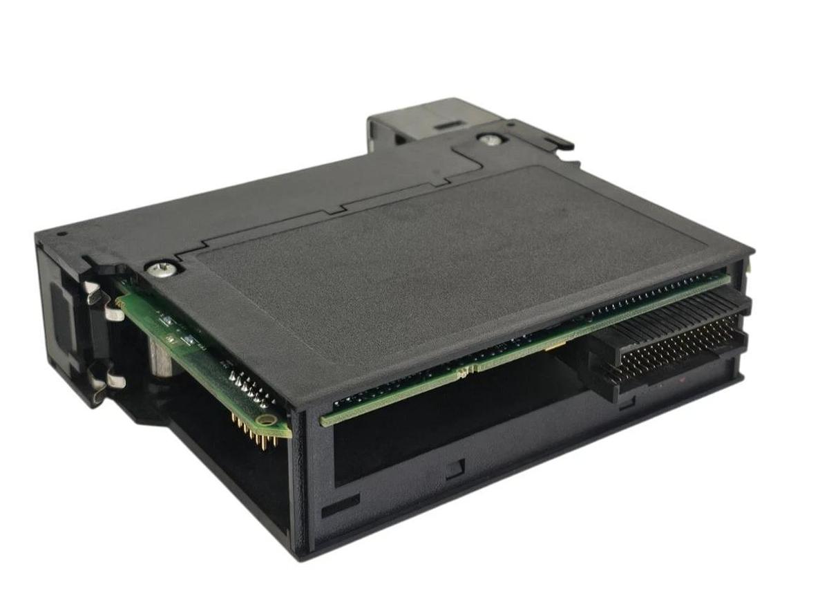 Used ALLEN BRADLEY 1756-M02AE/A 2 AXIS SERVO MODULE SER. A F/W REV. 3.8 1756-M02AE 612598172399