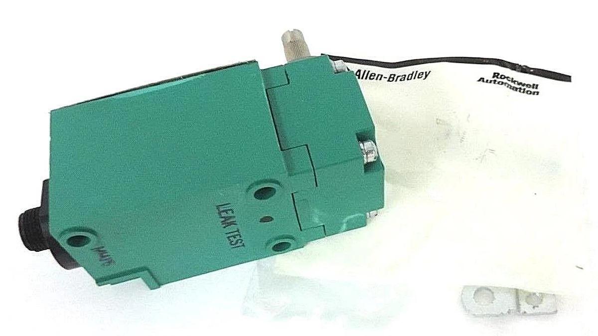 Used LOT OF 2 NIB ALLEN BRADLEY 802M-NX23 PRE-WIRED LIMIT SWITCHES 802MNX23, SER. A