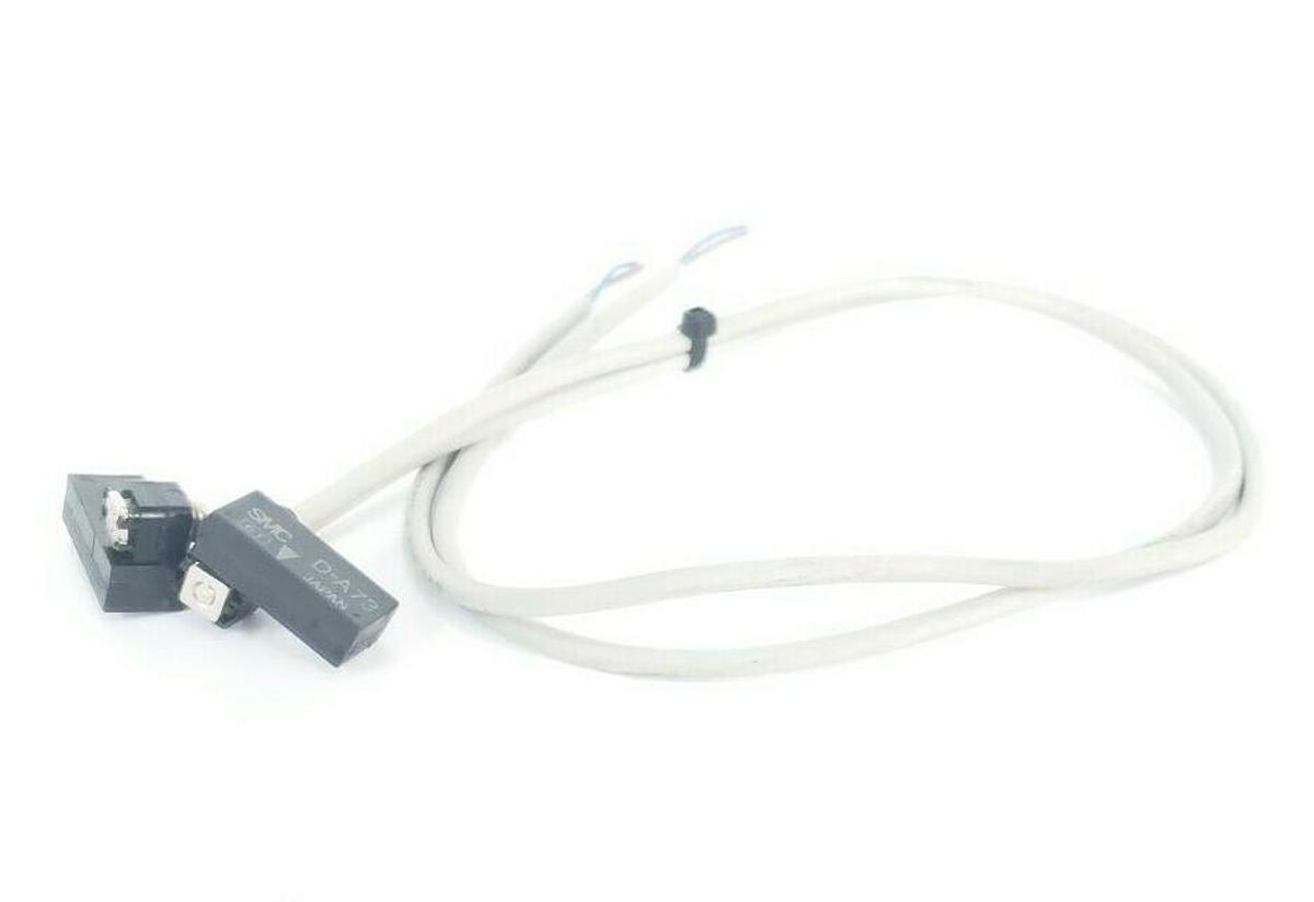 Used LOT OF 2 SMC D-A73 MAGNETIC REED SWITCH SENSORS DA73