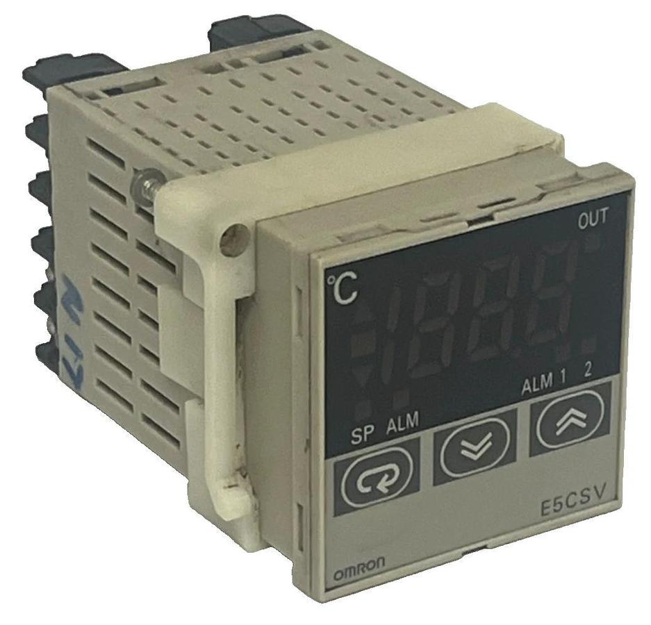 Used OMRON E5CSV-R1KJ-W Temperature Controller 1/8 DIN Relay Output K TC Input