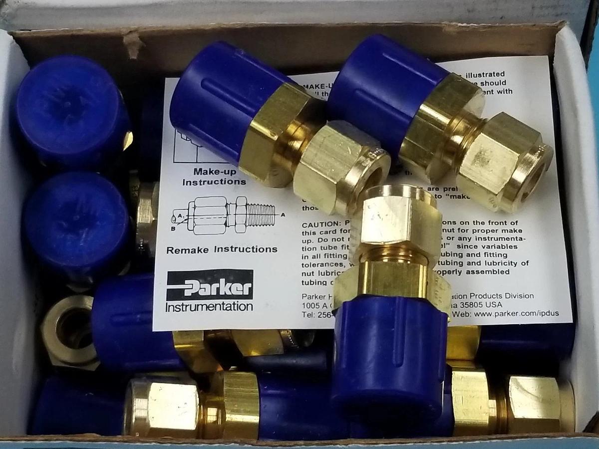 BOX OF 30 NEW PARKER 6MSC8N-B BRASS FITTINGS, 3/8" A-LOK X 1/2" MNPT, 6MSC8NB