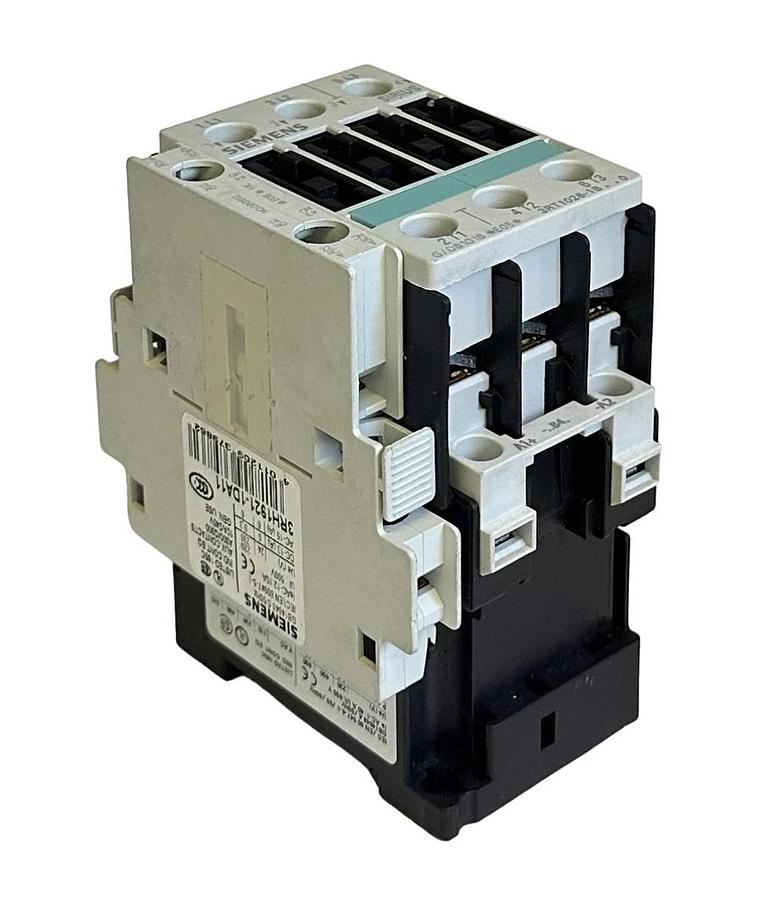 Used SIEMENS 3RT1026-1BB40 / 3RT10261BB40 SIRIUS CONTACTOR 3-POLE 24VDC 3RH1921-1DA11