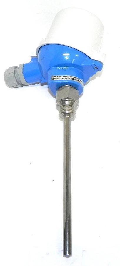 NEW EH TST11-B1GDDS3HD10 TEMP. TRANSMITTER ORDER NO. 41684890 1 PT100 CLASS A