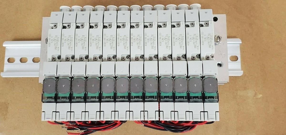 Used NIB CKD M4GB110R-C6-E2KD-12-3 VALVE MANIFOLD BLOCK ASSEMBLY 4GB119R-00-E2K-3
