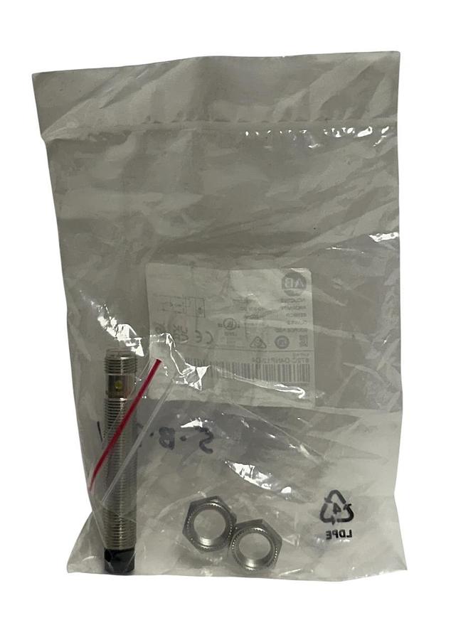 Used ALLEN BRADLEY 872C-D4NP12-D4 /F INDUCTIVE PROXIMITY SENSOR 10-30VDC 200mA NSFS