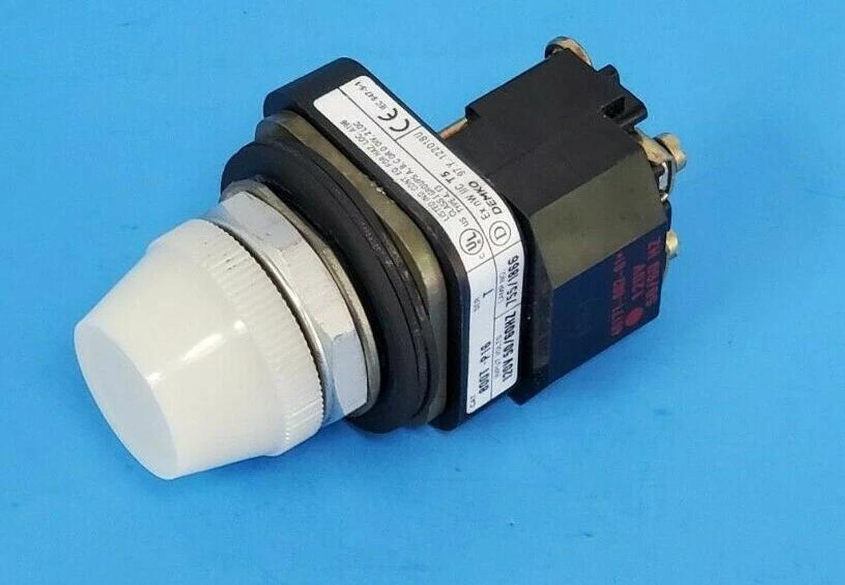 Used ALLEN BRADLEY 800T-P16W WHITE LENS PILOT LIGHT 800T-P16 W/ 40171-002-01 COIL