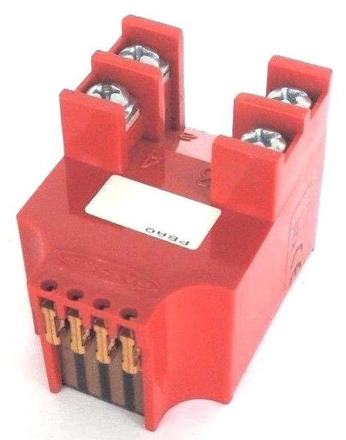 Used NEW BANNER PBAQ MULTI-BEAM: 3 AND 4 WIRE POWER BLOCK 0403A