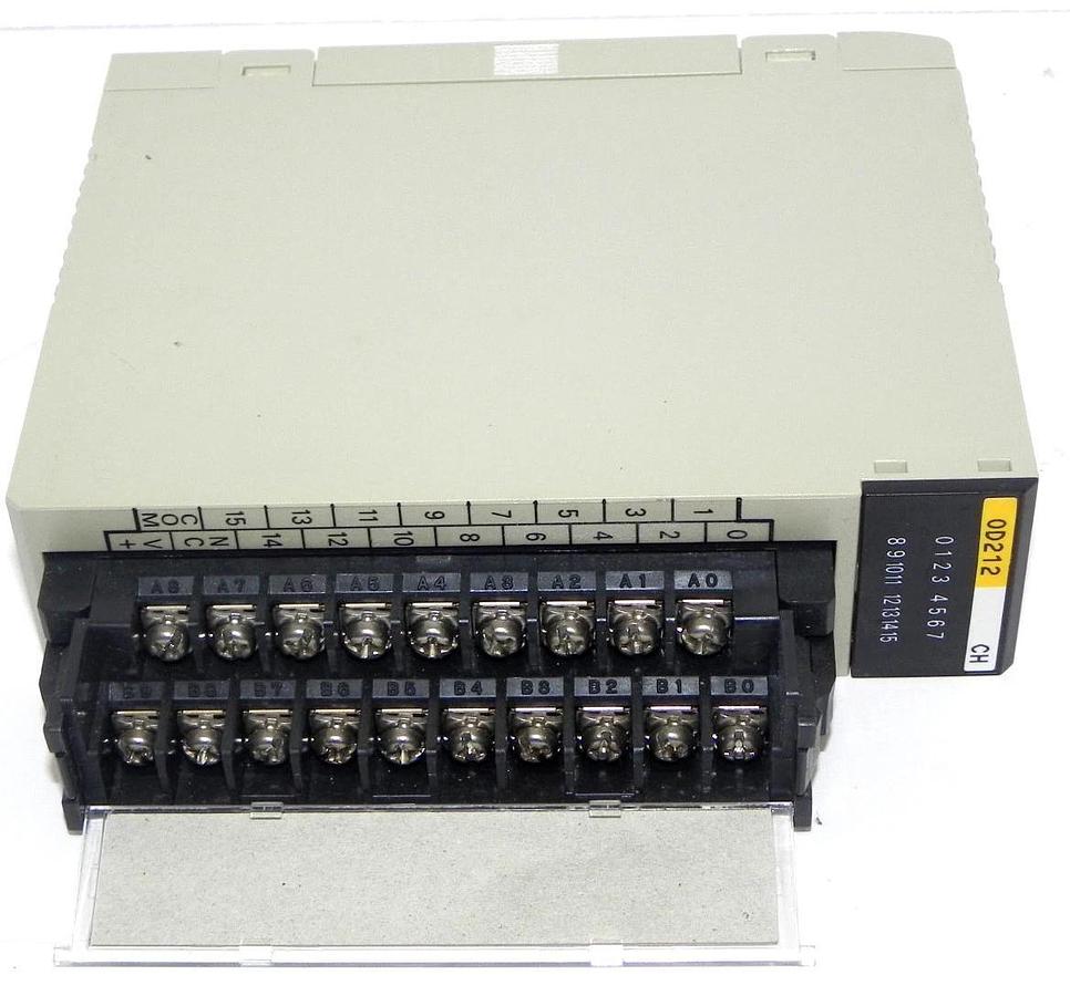 Used OMRON C200H-OD212 OUTPUT MODULE 24VDC 0.3A/POINT, 4.8A/UNIT, C200H-0D212