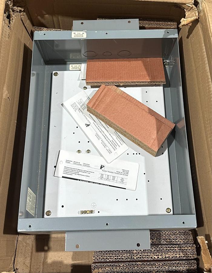 Used NEW SQUARE D 8903SPF13V02 LIGHTING CONTACTOR 60A TYPE S ENCLOSURE SER. A NSMP