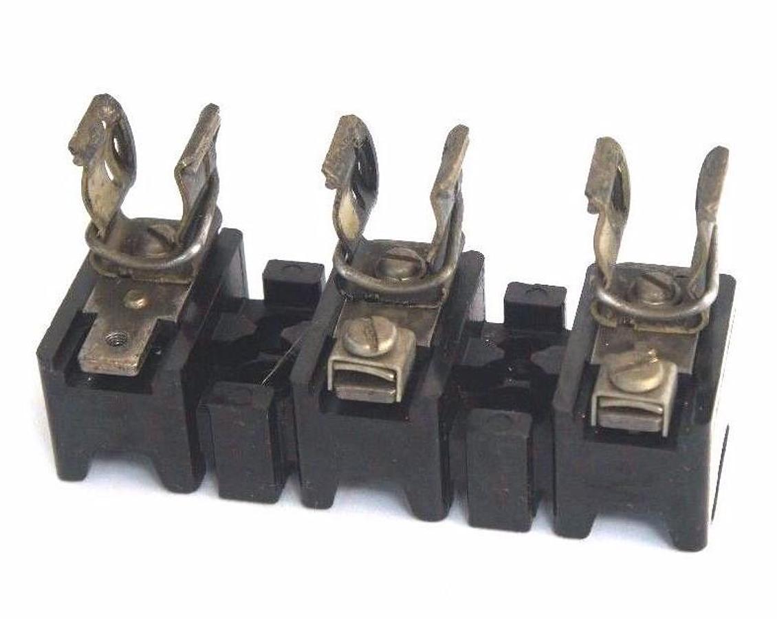 Used ALLEN BRADLEY X-401978 FUSE BLOCK 30AMP, 600 VOLT MAX, X401978