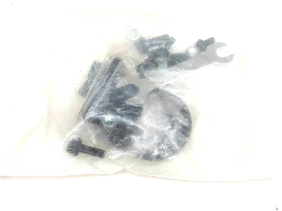 Used NIB BANNER EZA-MBK-11 STANDARD MOUNTING L BRACKET 71470, EZAMBK11
