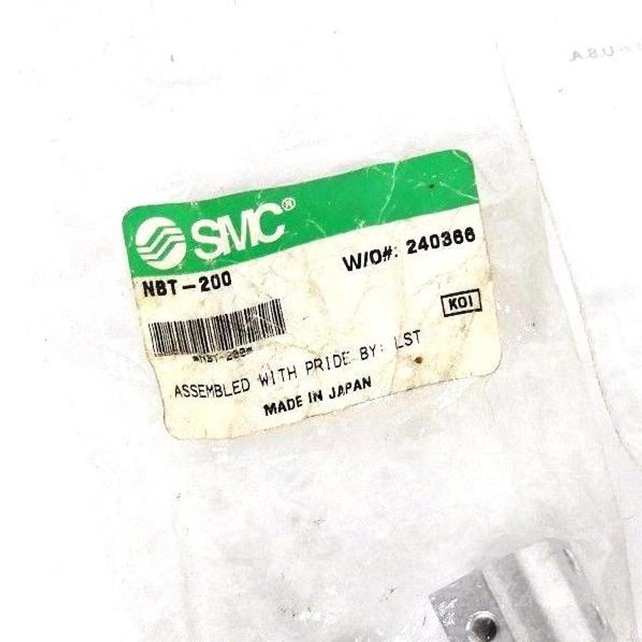 Used LOT OF 2 NEW SMC NBT-200 BRACKET MOUNTING SWITCH KIT NBT200