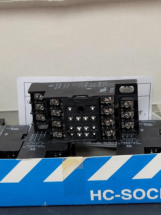 BOX OF 5 NEW PANASONIC HC4-HSF-K HC-SOCKETS 7A 250V AC AP3882K