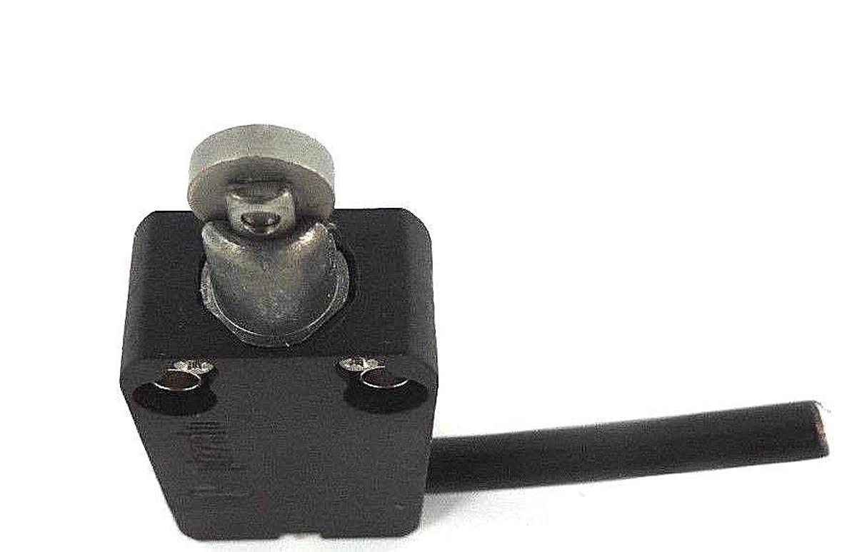 Used NEW PIZZATO NFB220BB-DN2 MODULAR PREWIRED SWITCH WITH ROLLER PLUNGER