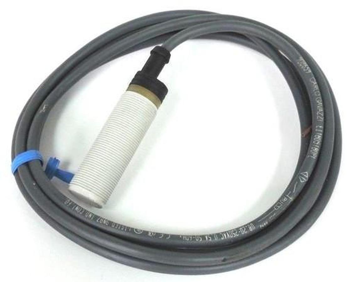 Used NEW CARLO GAVAZZI E11805TB0PL PROXIMITY SENSOR 908659, 20-250VAC