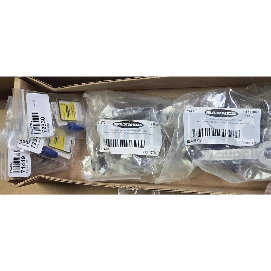 BANNER ENGINEERING SLSP30-900Q88 72392 EZ-SCREEN LIGHT CURTAIN PAIR W/ASSC. NSMP