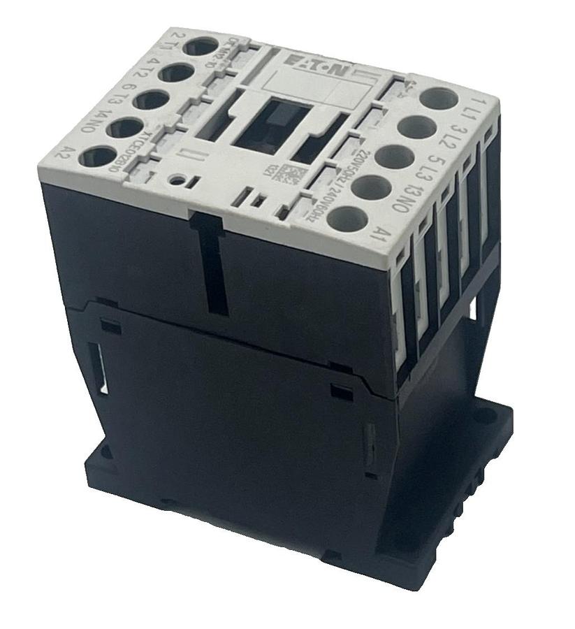 Used EATON DIL M12-10 / XTCE012B10 3-Pole IEC CONTACTOR XT IEC 12A 220V 50Hz NSNP