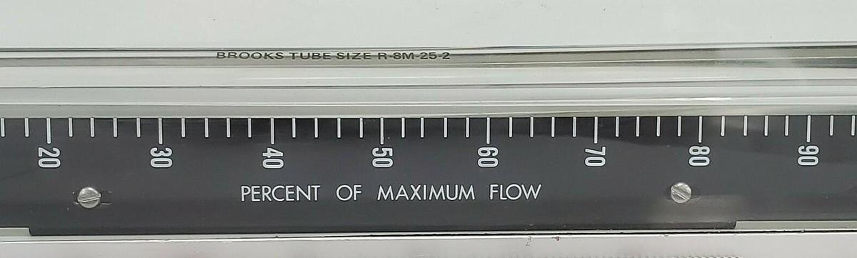 Used BROOKS INSTRUMENTS 1110-08H2B1A SLPM FLOW METER, 0-100% OF MAX FLOW, 111008H2B1A