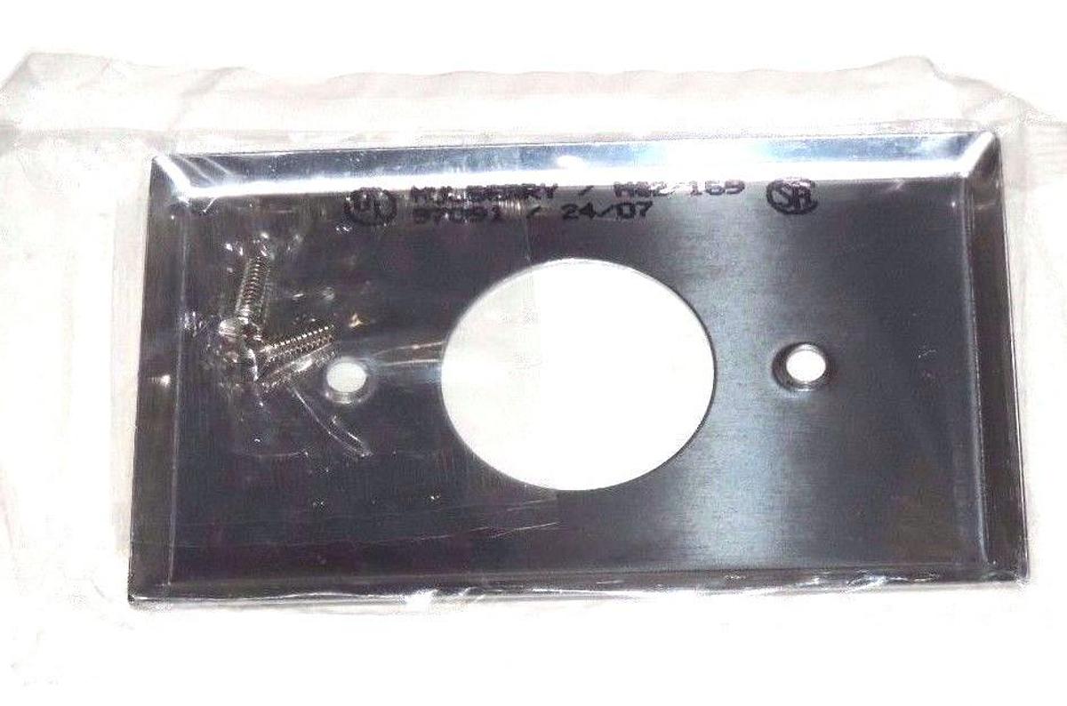Used LOT OF 10 NEW MULBERRY 97091 - 11/06 SINGLE RECEPTACLE OUTLETS M#2/187