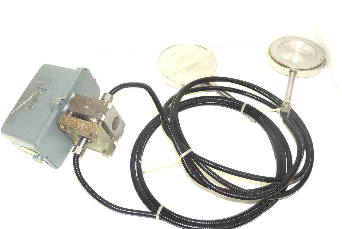 Used TAYLOR 323T MEDIUM RANGE PNEUMATIC TRANSMITTER 323TD00263-10-87 W/ 2 316-L SEALS