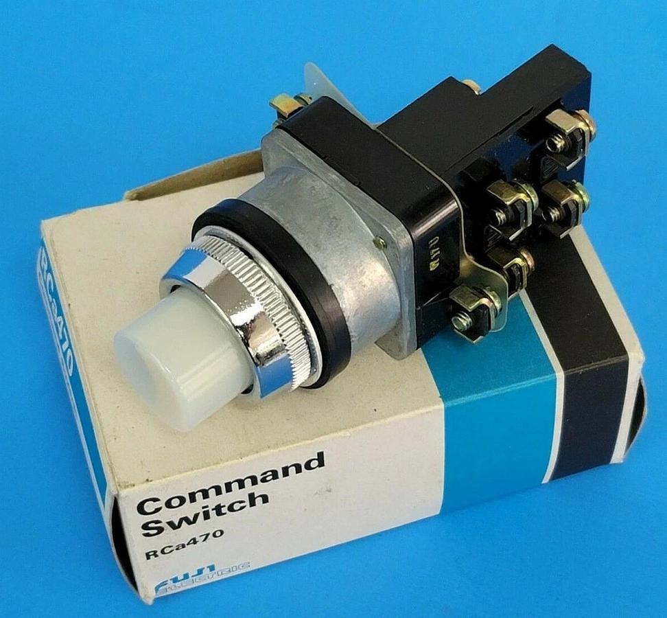Used NIB FUJI ELECTRIC RCA470 LW1/UL COMMAND SWITCH 70C-IA WHITE