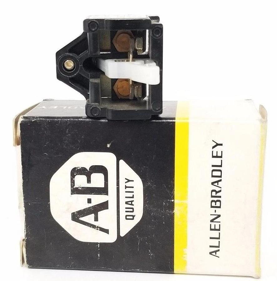 Used ALLEN BRADLEY 1495-G1 AUXILIARY CONTACT SIZE 1-2, 600V, 1495G1, SER. L (IN BOX)