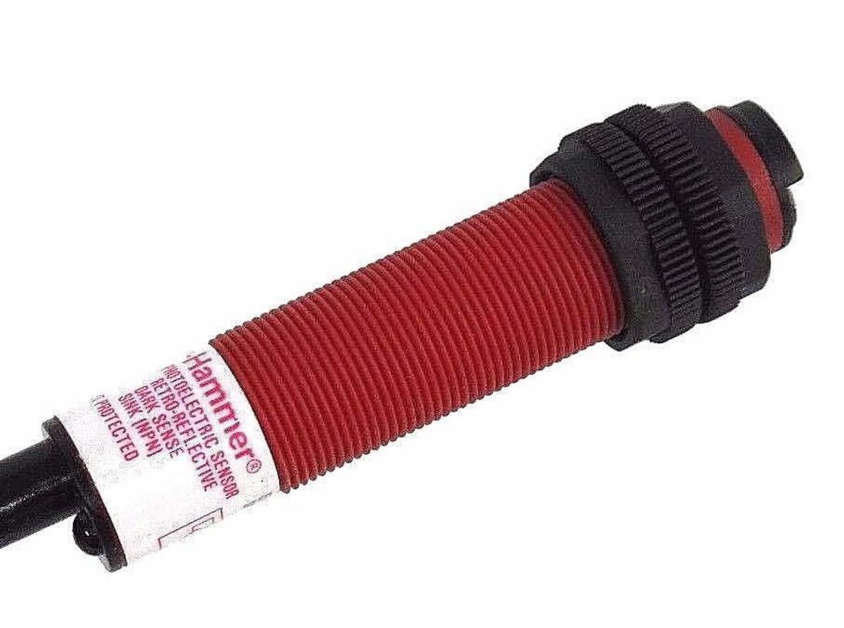 Used NIB CUTLER HAMMER E58CAL18T110R2 PHOTOELECTRIC SENSOR 10-30VDC 3M CABLE