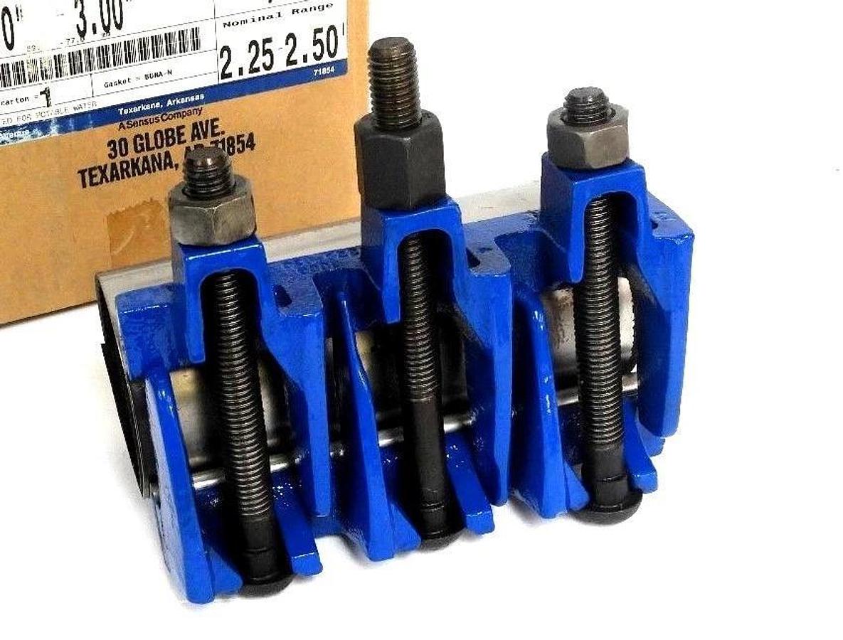 NIB SMITH-BLAIR INC. 226 REPAIR CLAMP 2.70"-3.00" WIDTH 7 1/2"