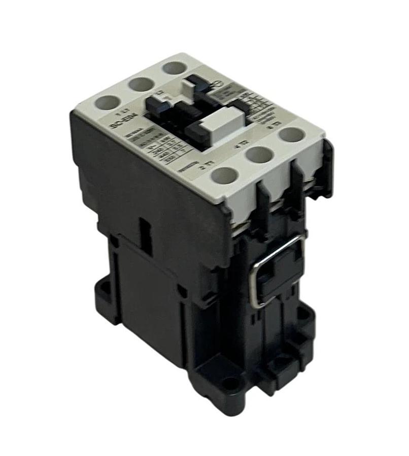 2 FUJI ELECTRIC SC-E04-110VAC / SC-E04P-110VAC / SC-E04 CONTACTORS SE16AA-H NSMP