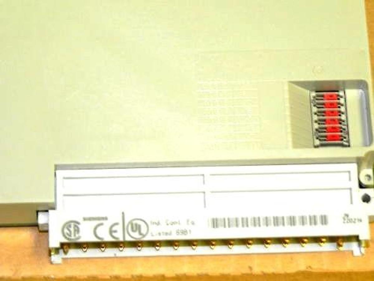 NIB SIEMENS 6ES5470-4UC13 OUTPUT MODULE ANALOG 470 6ES54704UC13