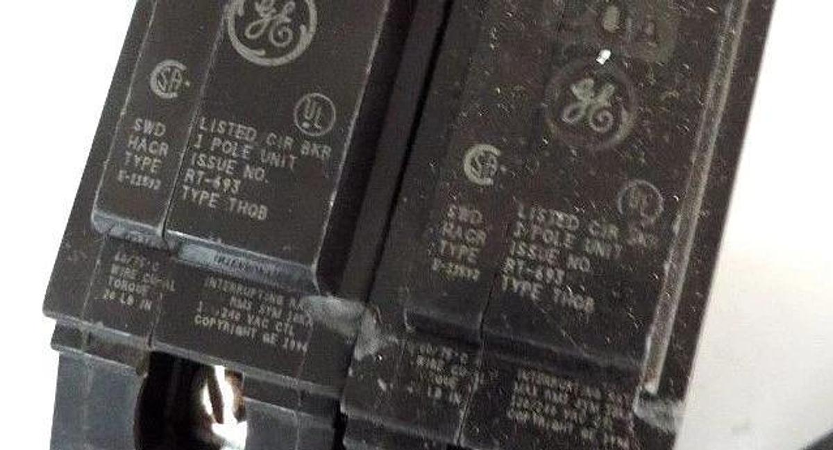 Used LOT OF 3 GENERAL ELECTRIC TYPE RT-693 CIRCUIT BREAKERS TYPE THQB, 1P, 20A
