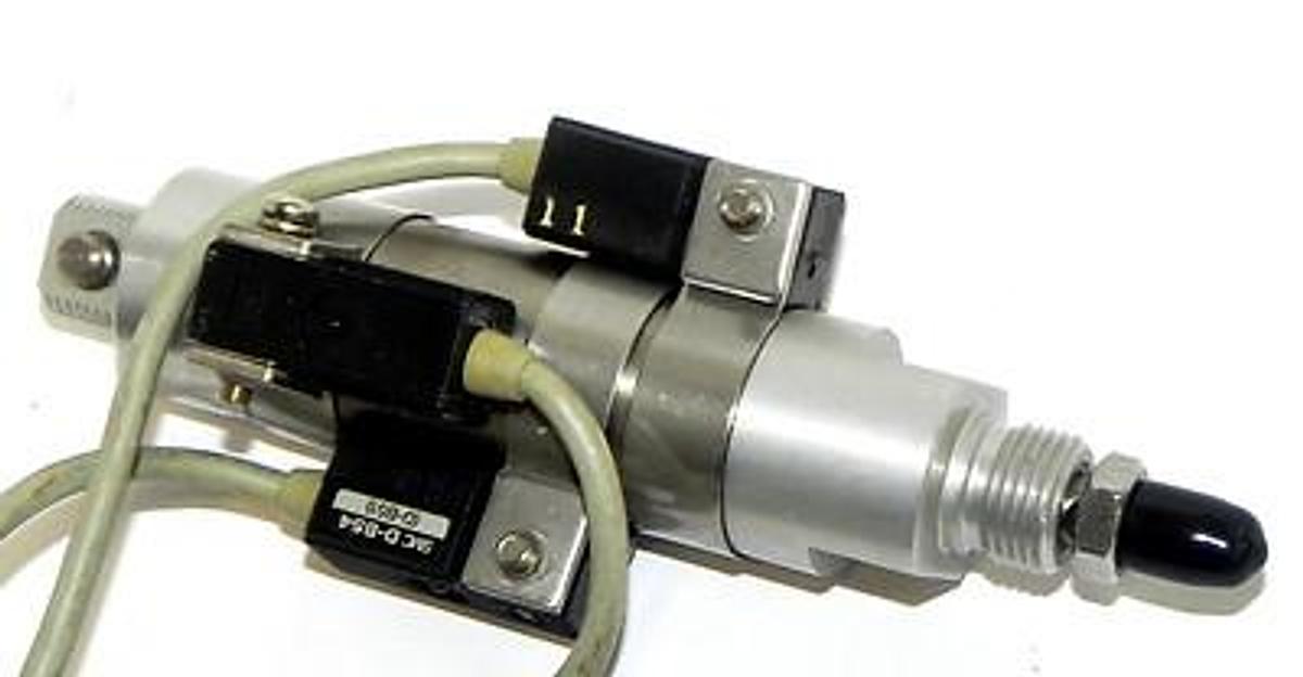 Used NEW SMC NCDMC106-0100C-B54L3-XC6 CYLINDER W/ THREE D-B54 (D-B51) SWITCHES