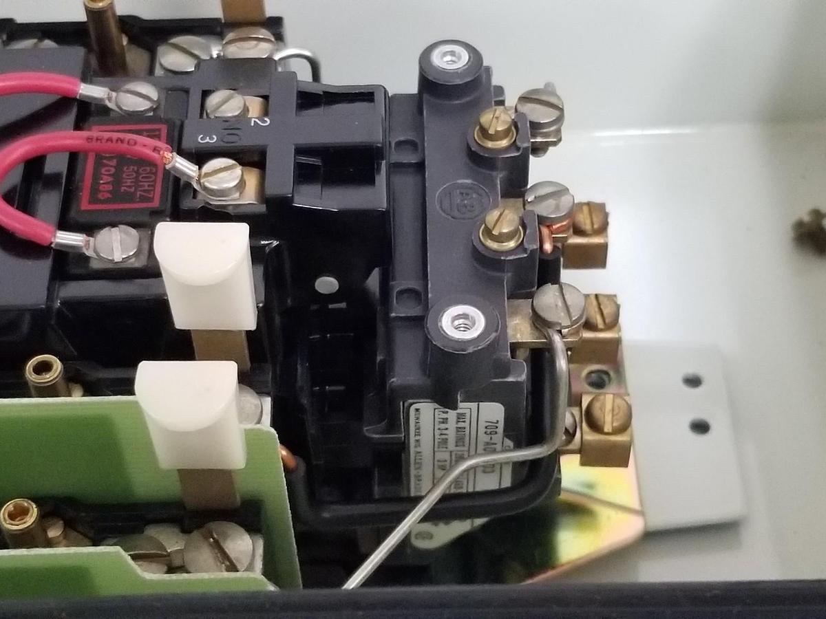 Used NEW ALLEN BRADLEY 709-AJD AUTOMATIC STARTER SER. L 709-A0D103 , 70A86 120V, 60HZ
